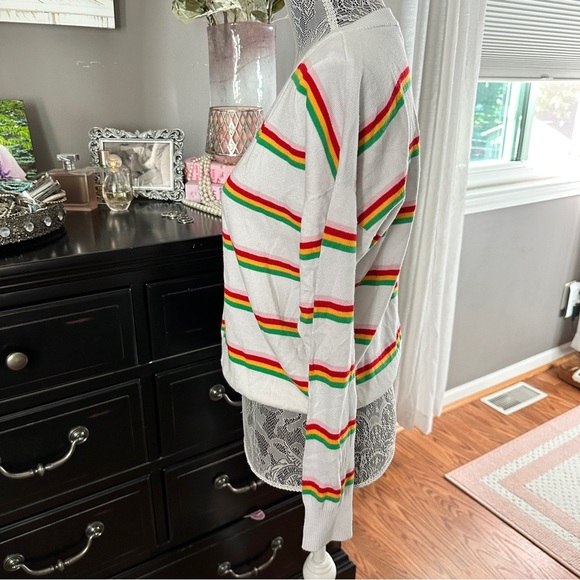 Levi’s Retro Stripe Normcore V-Neck Sweater White Multicolor Long Sleeve Medium - Picture 6 of 13